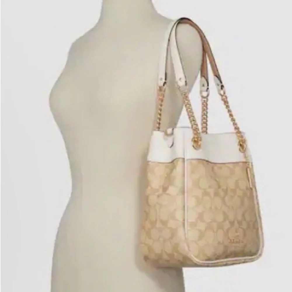 Coach Cammie Chain Bucket Bag in Light Khaki/Chalk - Picture 3 of 16